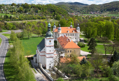 Zámecký areál Krásné březno s kostelem sv. Floriána